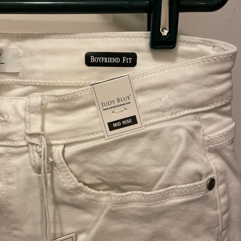 White boyfriend Judy blue jeans